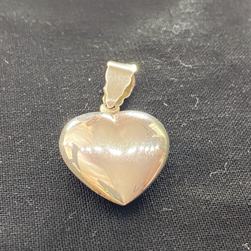 Sterling silver puff heart pendant